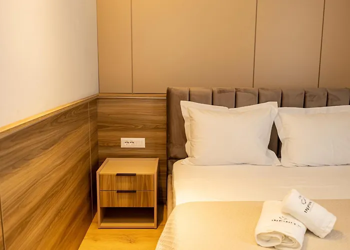 Infinity * 地拉那