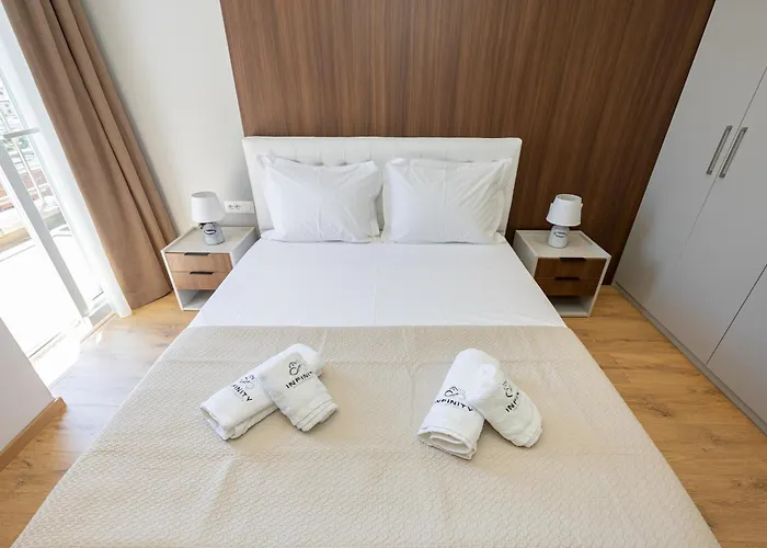 Infinity * 地拉那